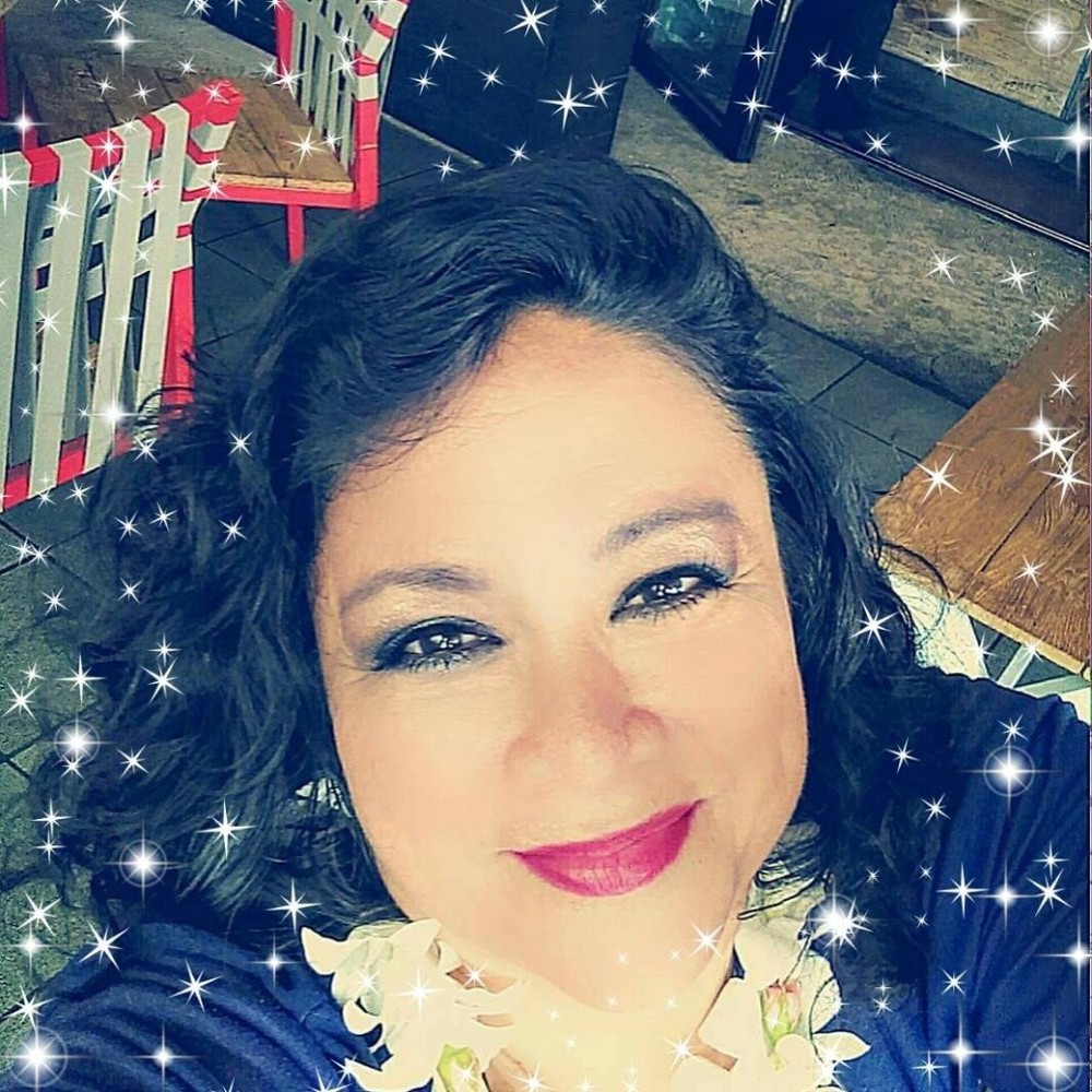 Meet your Posher, Lorie